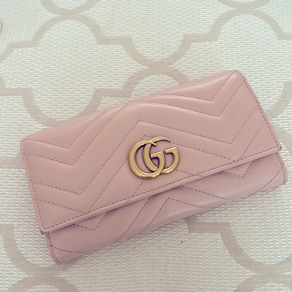 Gucci blush colored wallet. Beautiful piece, gorgeous condition!